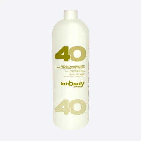 Oxidant profesional 12% (40 vol) pentru rezultate precise în colorarea părului. Textură cremoasă, stabilă, ideală pentru vopsele permanente.